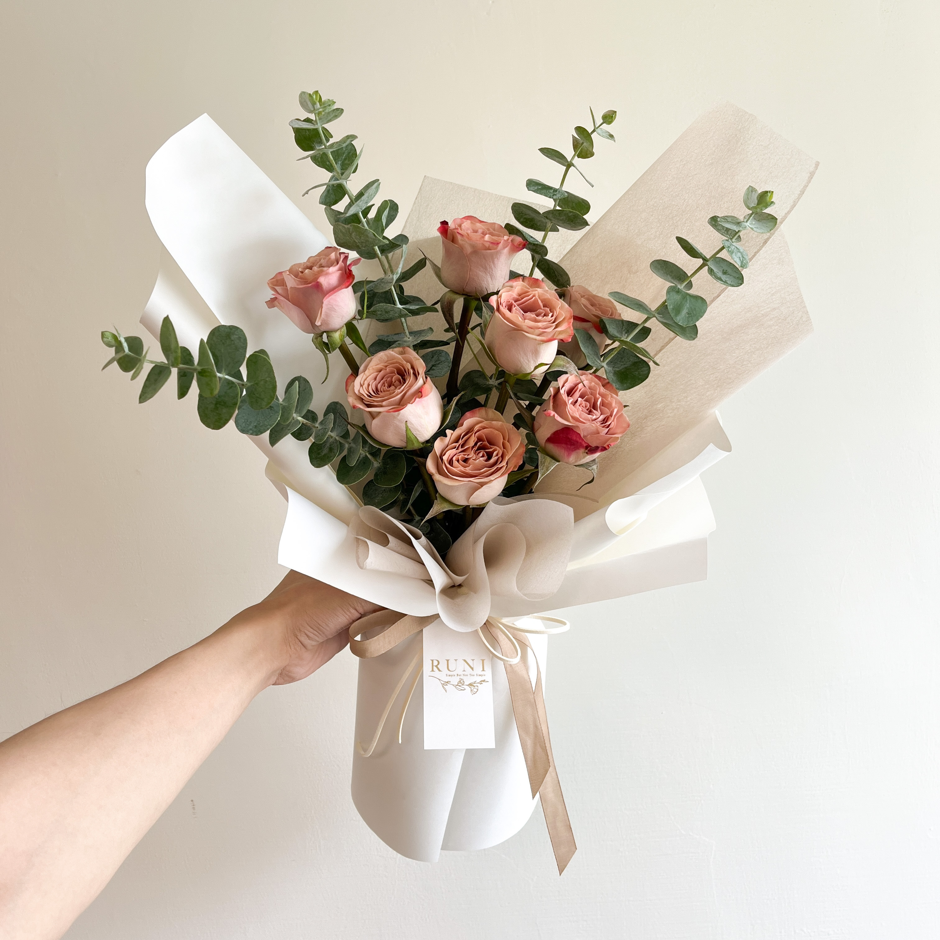 純玫瑰花束-7朵進口卡布奇諾花束