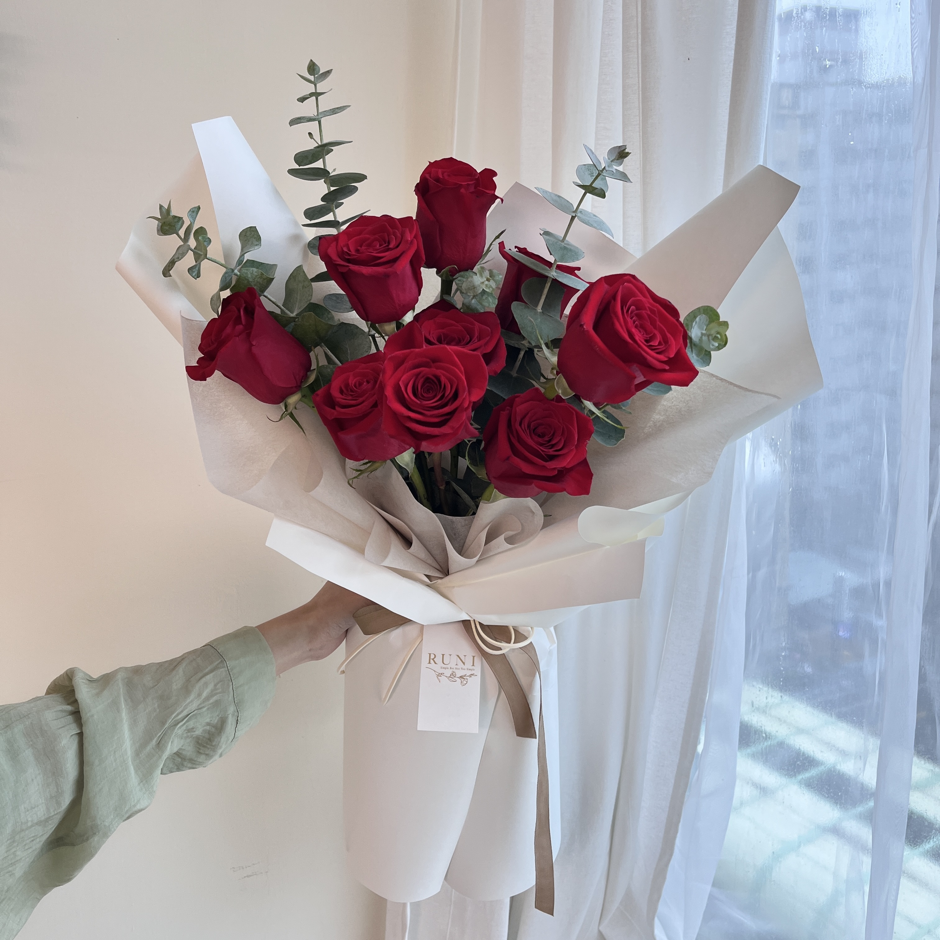 純玫瑰花束-10朵紅玫瑰花束