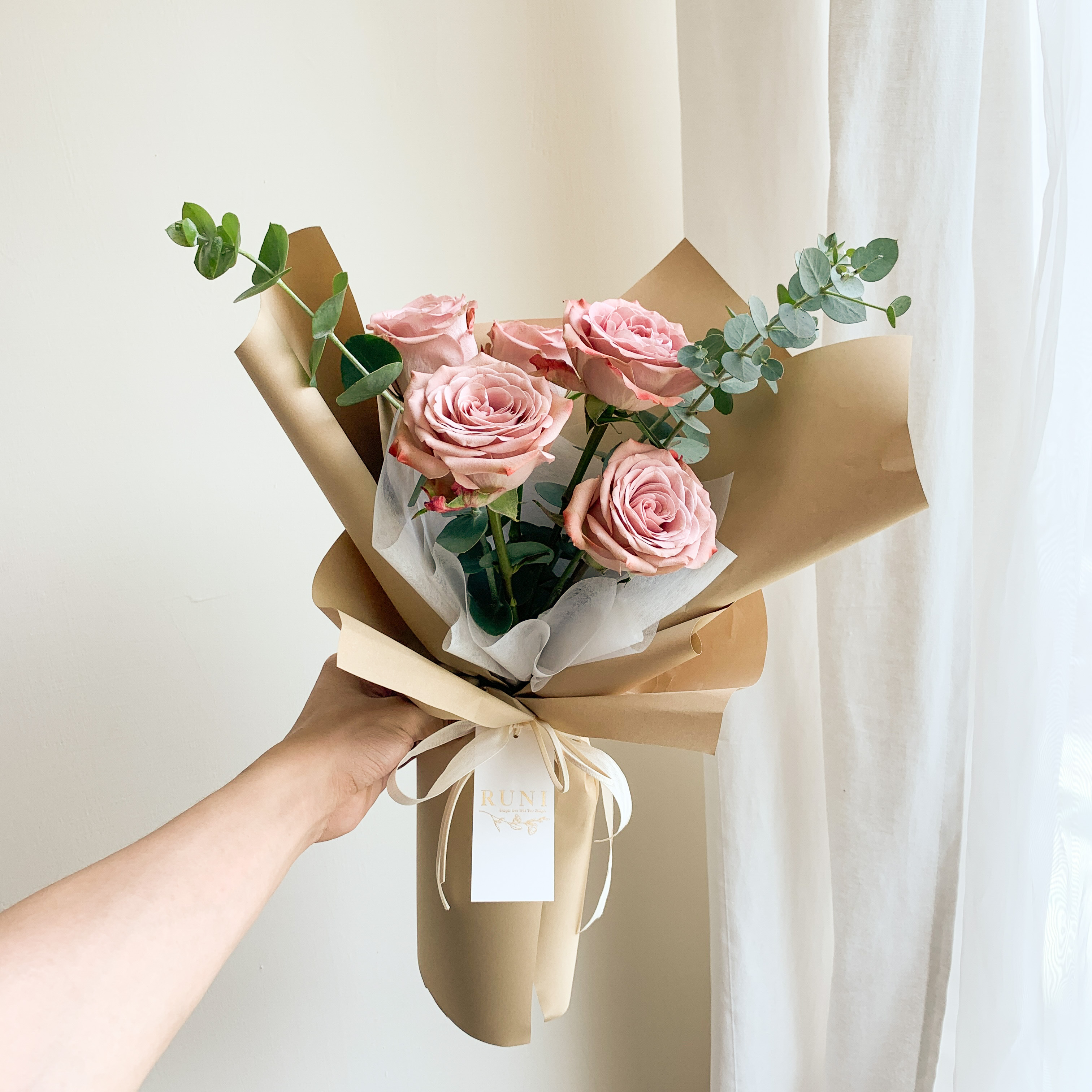 純玫瑰花束-5朵進口卡布奇諾玫瑰花束