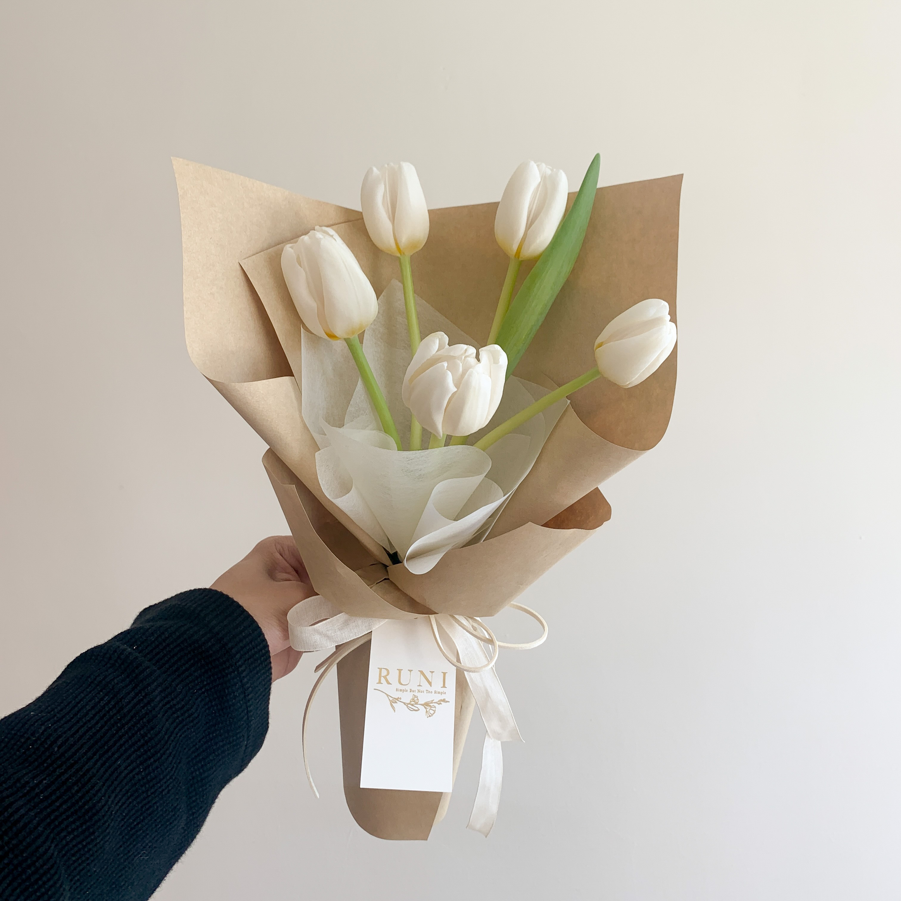 雪白心語-5支款鬱金香花束