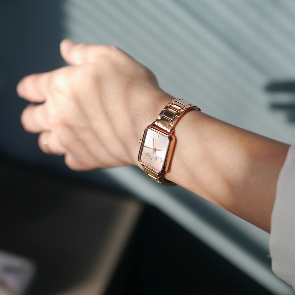 Signature 清新魅力長方女錶