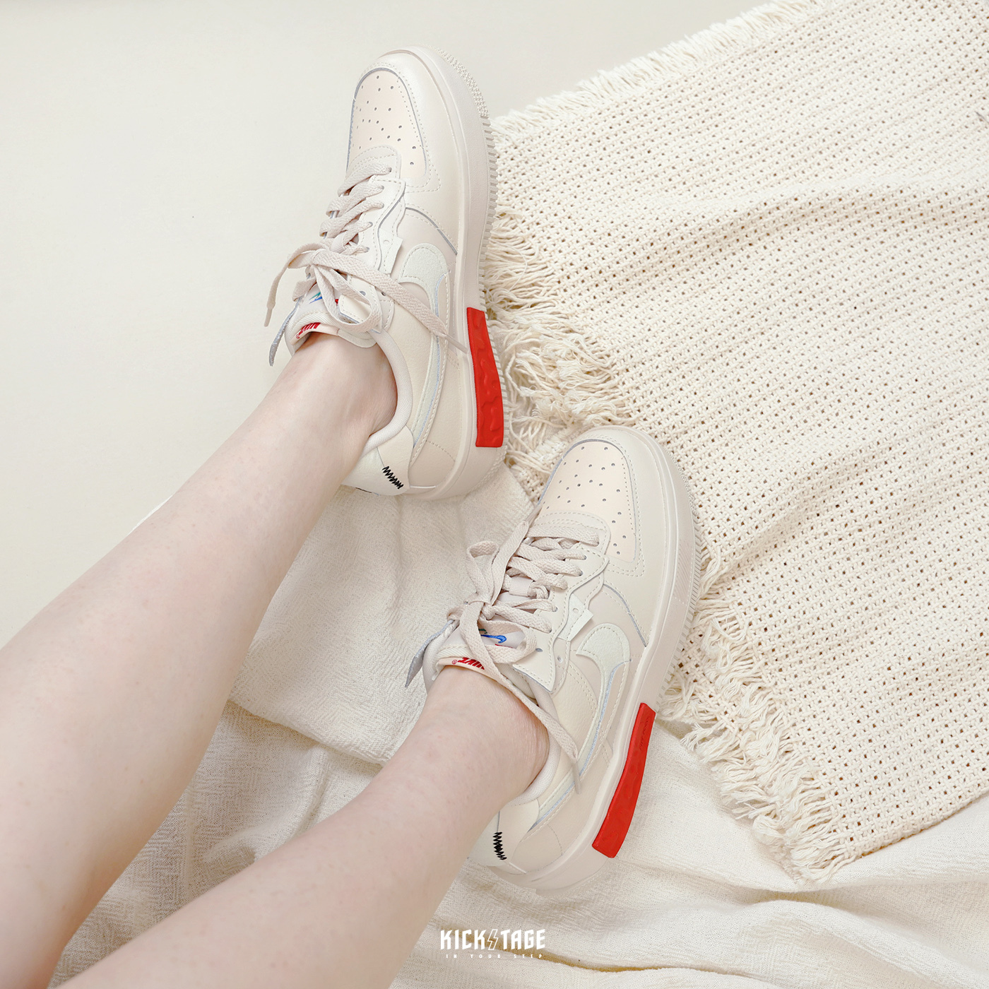 **特價商品售出不退換**女鞋 NIKE W AIR FORCE 1 FONTANKA 香草色 鹽系奶油 三勾刺繡 縫線 厚底 AF1【DA7024-200】25SALE