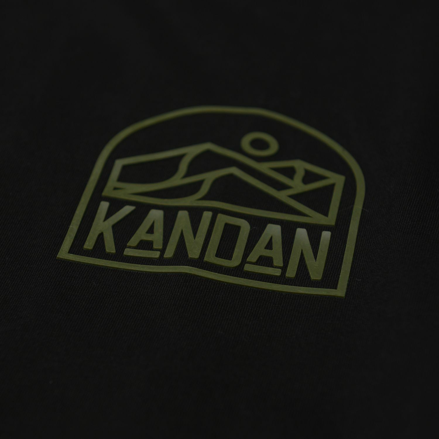 KID ® KANDAN系列 厚板膠山脈短T 黑