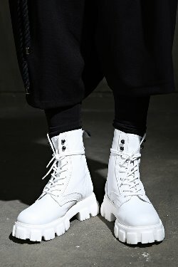 超厚底白色牛皮高筒靴