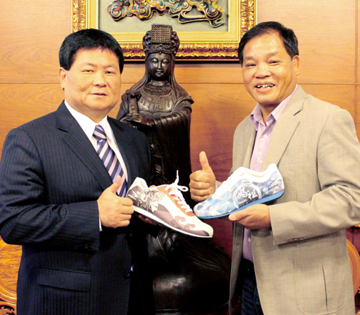 台中大甲鎮瀾宮 媽祖文化設計鞋 / 彪琥客製鞋服務 客戶案例