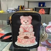 [S] MOSCHINO SYNTHETIC TEDDY BEAR CAKE CROSSBODY, 2A7566-8213-1555, BLACK , 667110599529 (SM168)