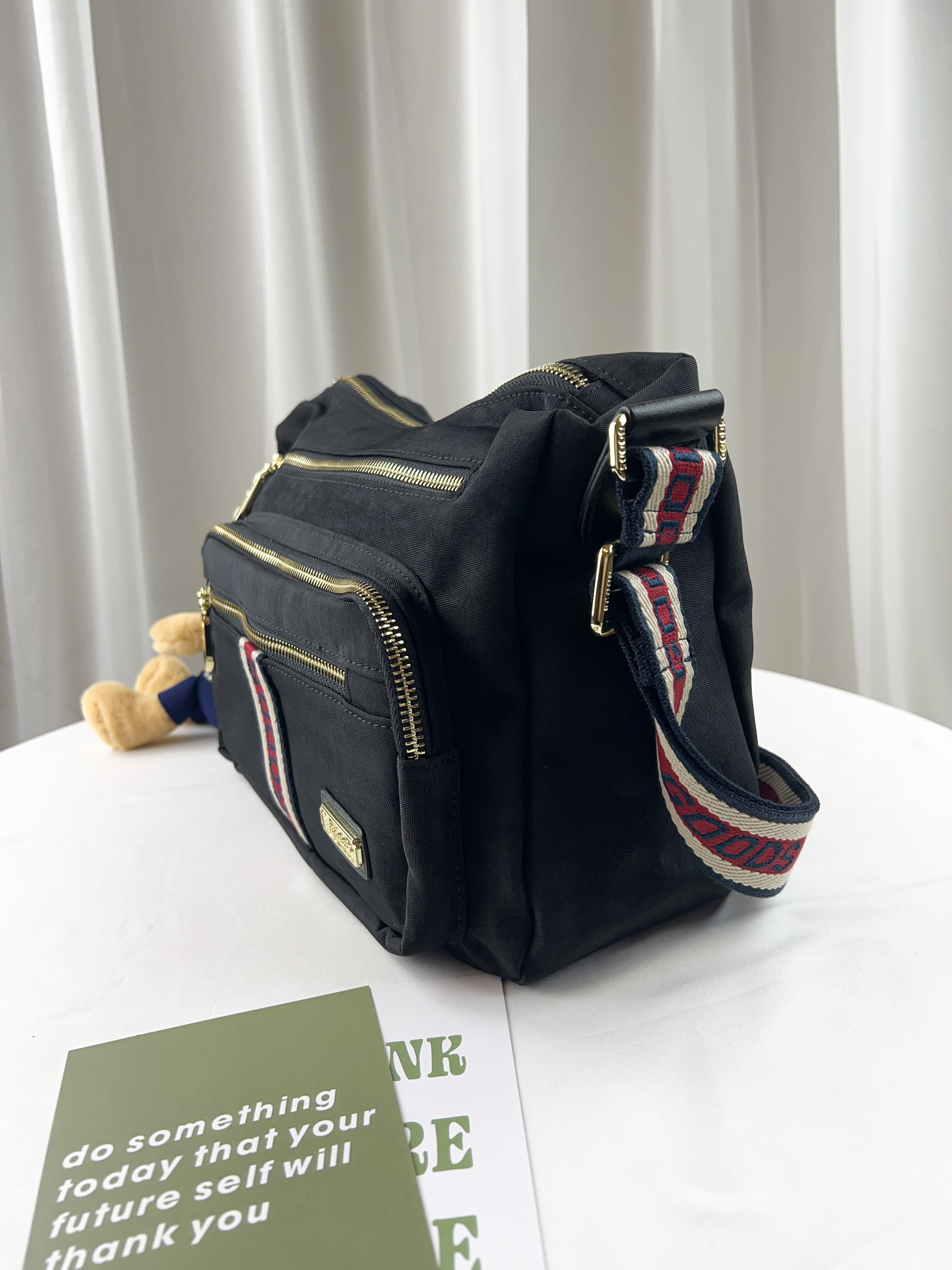 GOODS 織帶黑 防潑水側背包 附吊飾   #6155