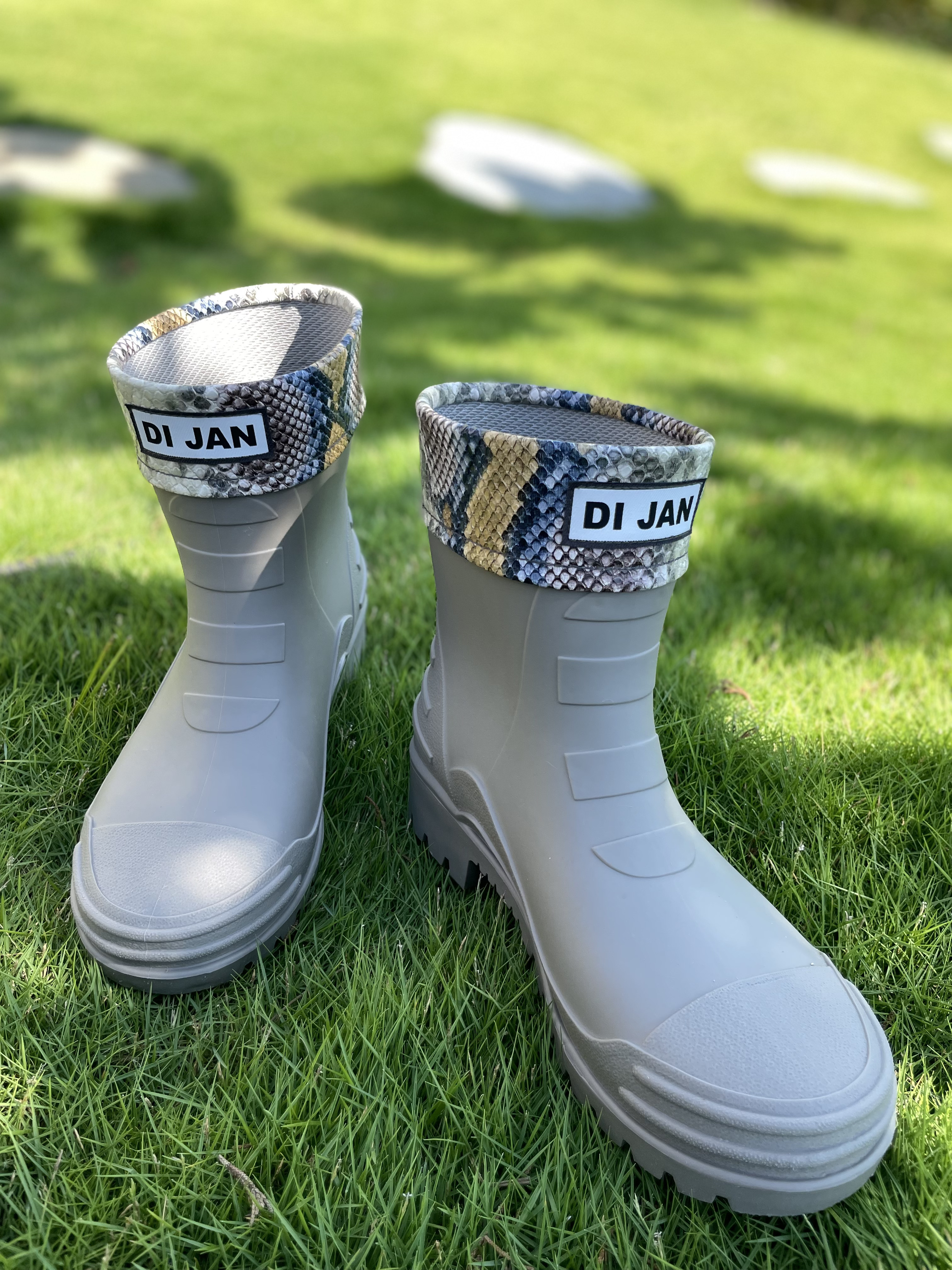 短筒 - 小夏日 登山雨靴(附厚底乳膠鞋墊!)