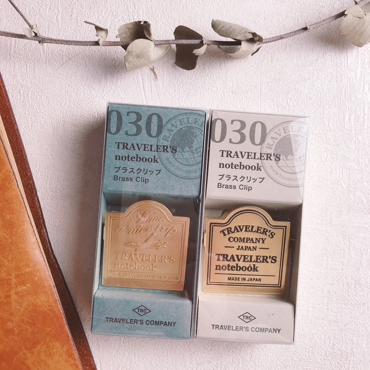 Traverler's notebook｜TRC黃銅系列經典再現-黃銅夾 LOGO/飛機
