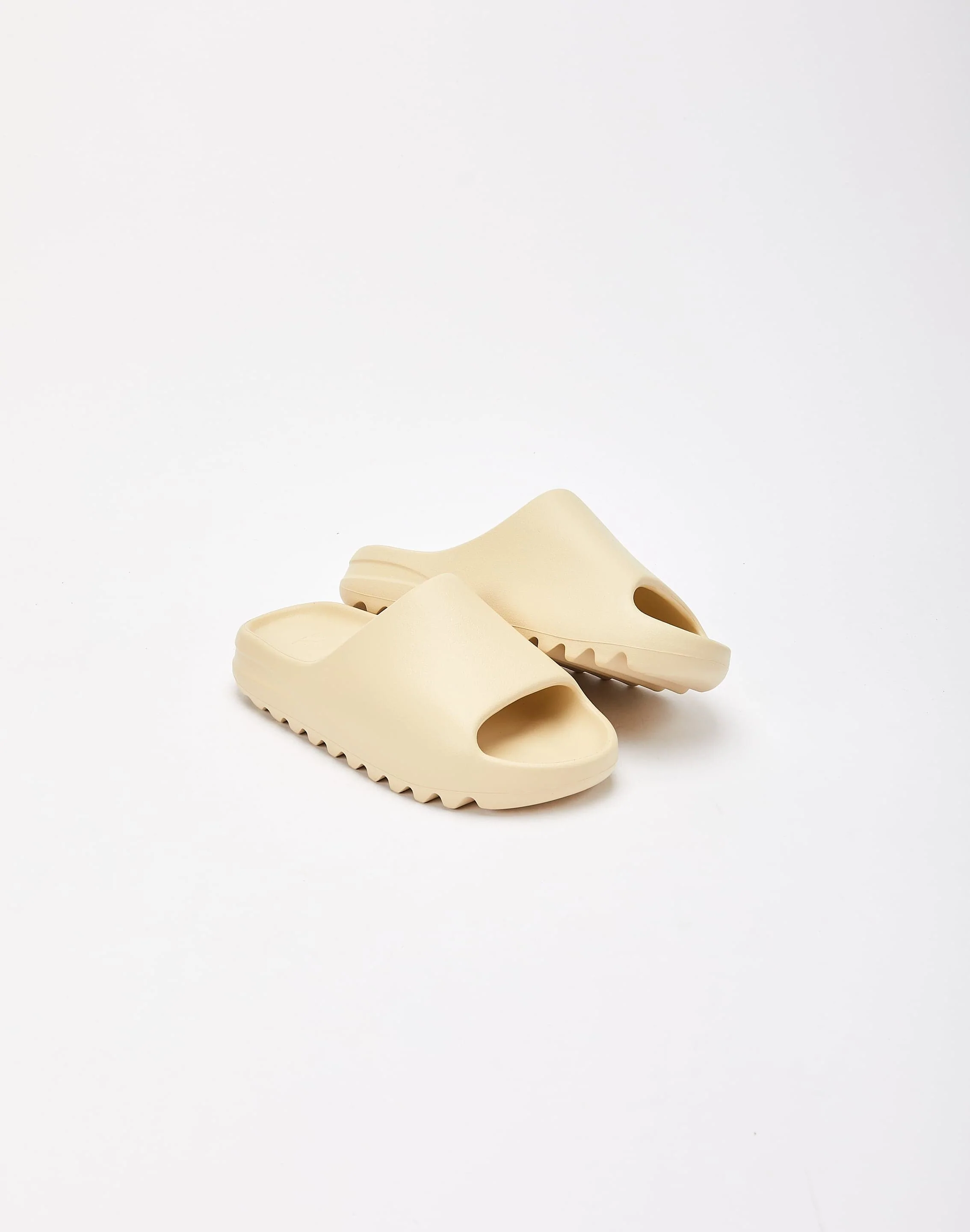 ADIDAS YEEZY SLIDE '' Bone '' 骨白涼拖鞋男女款FZ5897 [台灣現貨]