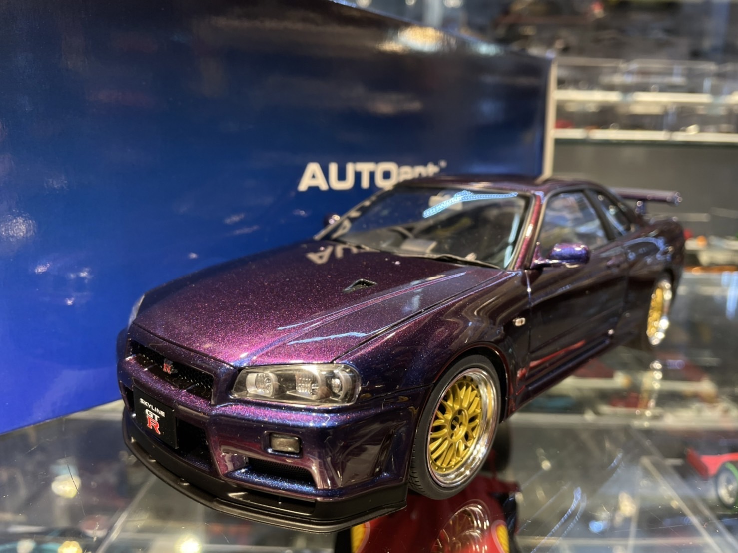 AutoArt 77403 Nissan Skyline GT-R R34 V-Spec II 1/18