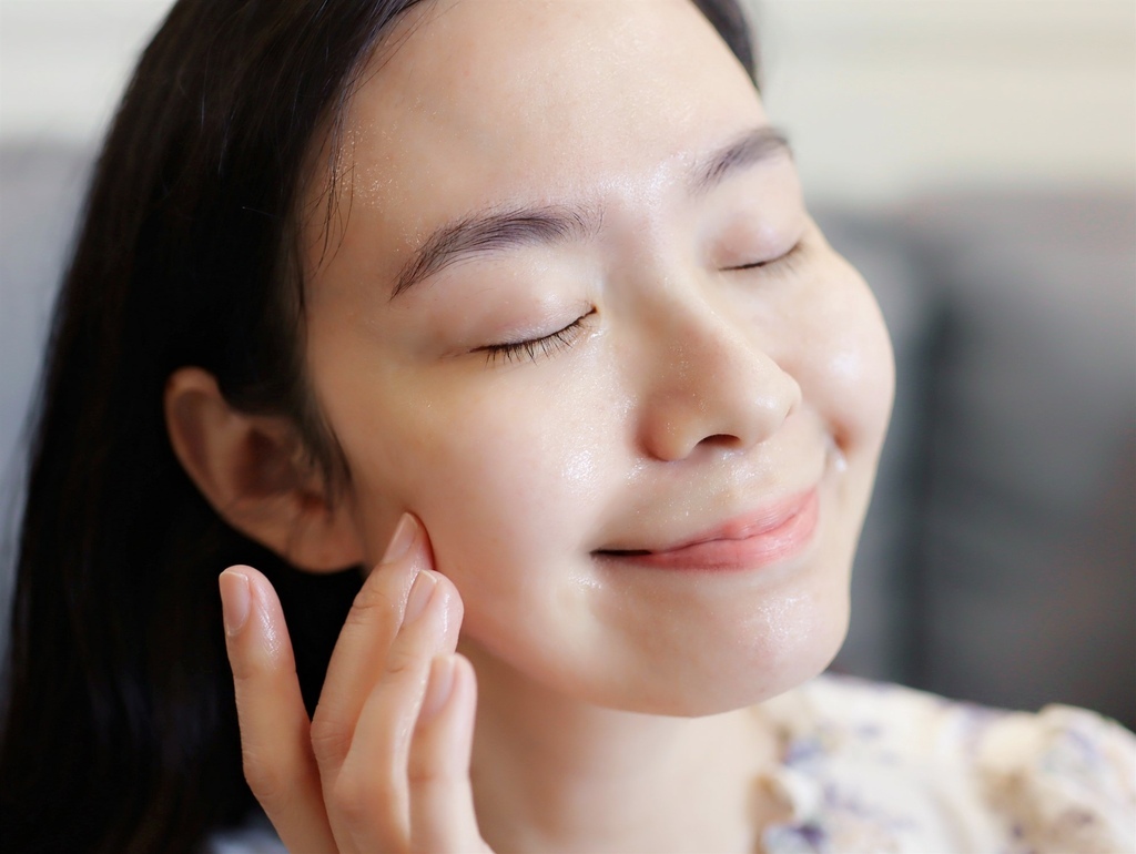 美肌萃 鏞鏞甫甫 知名部落客 精華液推薦