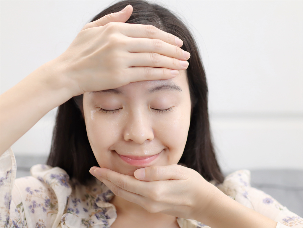 美肌萃 鏞鏞甫甫 知名部落客 精華液推薦