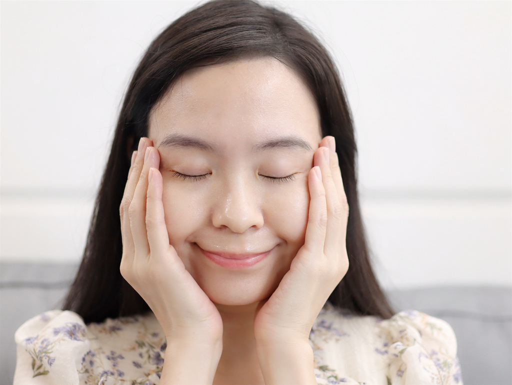 美肌萃 鏞鏞甫甫 知名部落客 精華液推薦