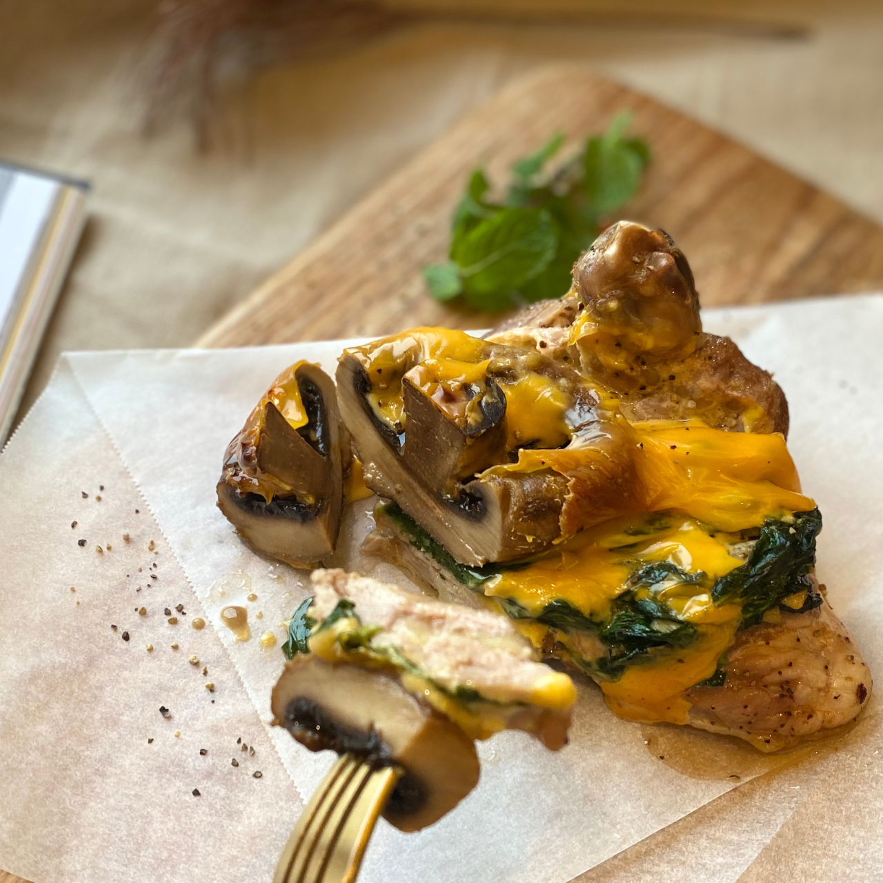 【烤竹地雞腿 波特菇＆嫩菠菜】食譜食材箱