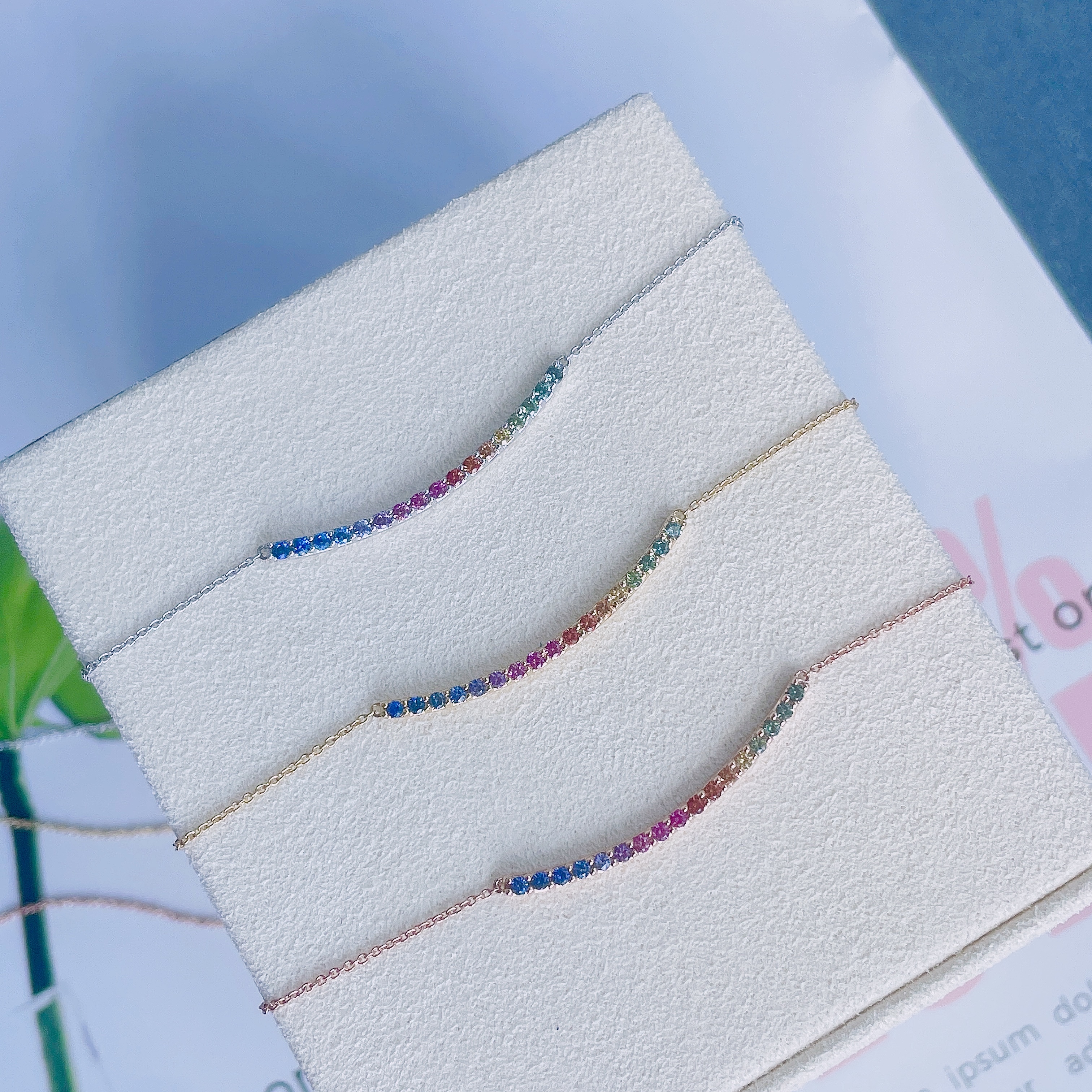 18K金彩虹藍寶石項鏈-微笑款