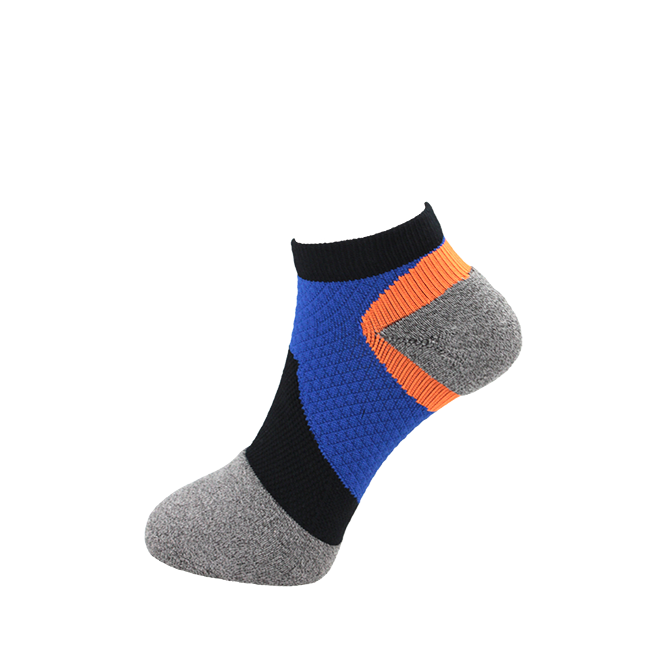 LYCRA編織加壓。護足，氣墊。竹炭紗。船型運動襪 1355