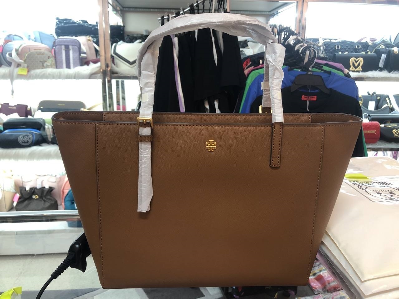 [S] TORY BURCH EMERSON SMALL TOTE,MOOSE, 136091-909 (STB160)