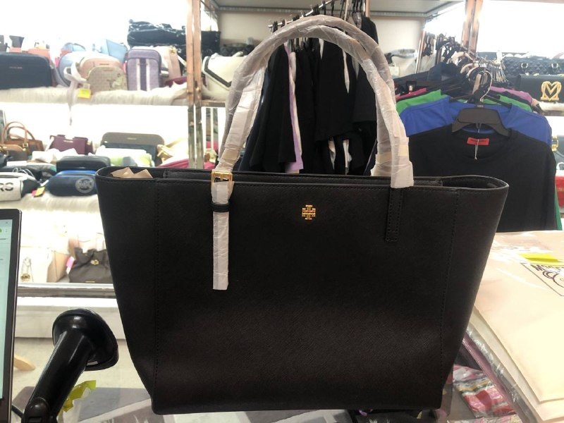 TORY BURCH★EMERSON SMALL TOTE★136091 Tory Burch (136091) Emerson Small Tempranillo Saffiano