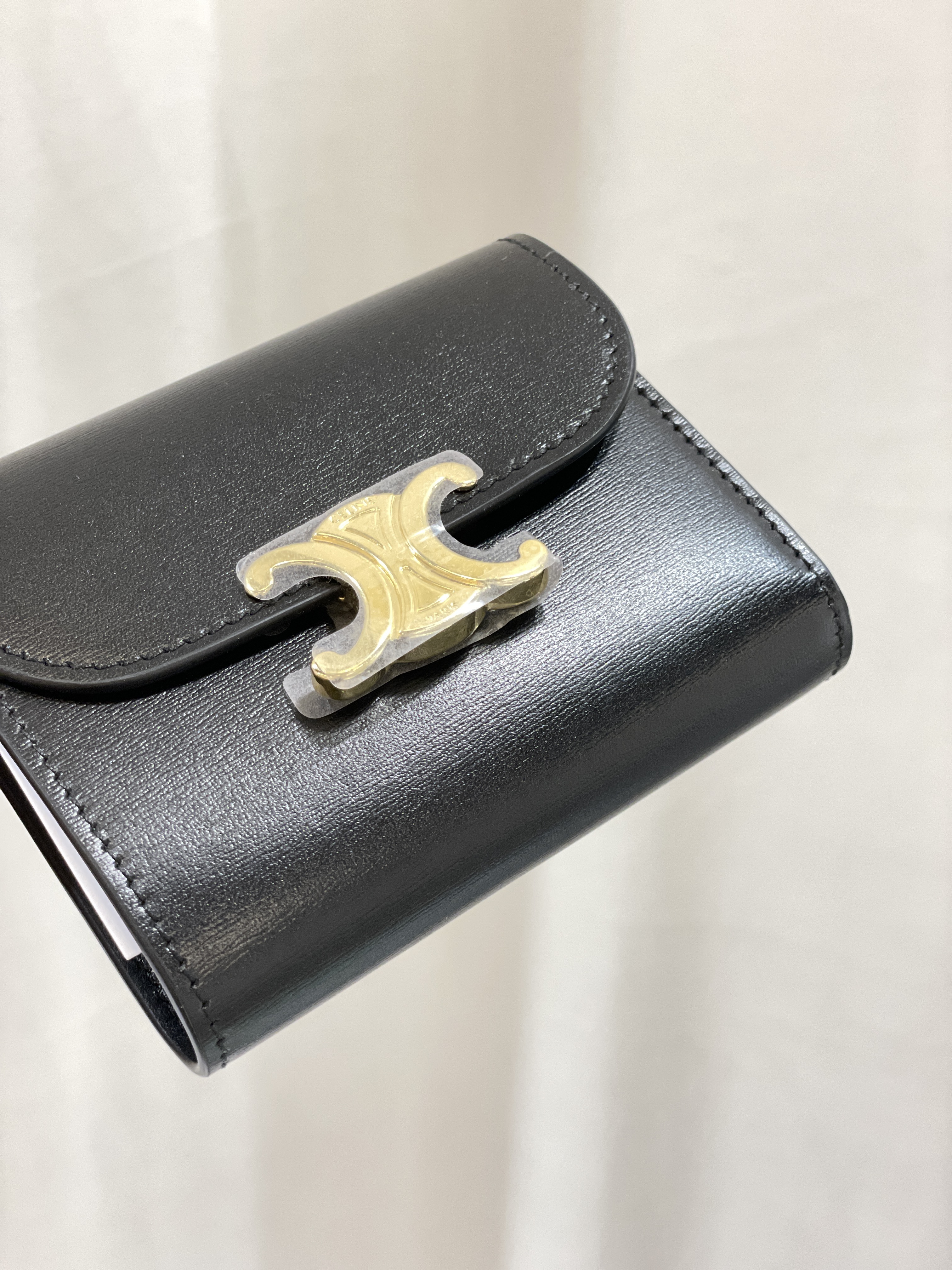 Celine Trifold | 【極美品】CELINE SMALL FLAP WALLET TRIOMPHE