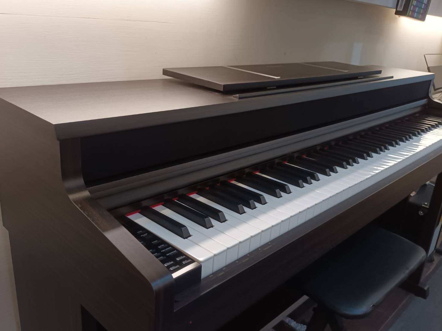 Flykeys FLYKEYS FK130 史坦威鋼琴音色 電鋼琴 88鍵 附升降鋼琴椅 第 6 張圖片｜三峽鍵盤 / 鋼琴