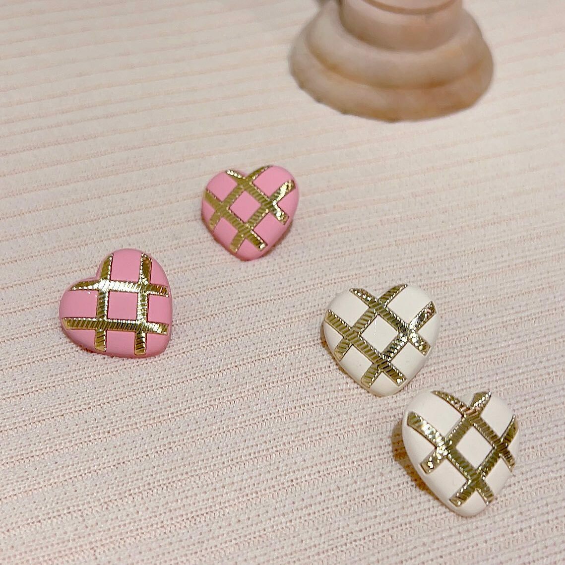 菠蘿胖胖愛心。925銀針耳環