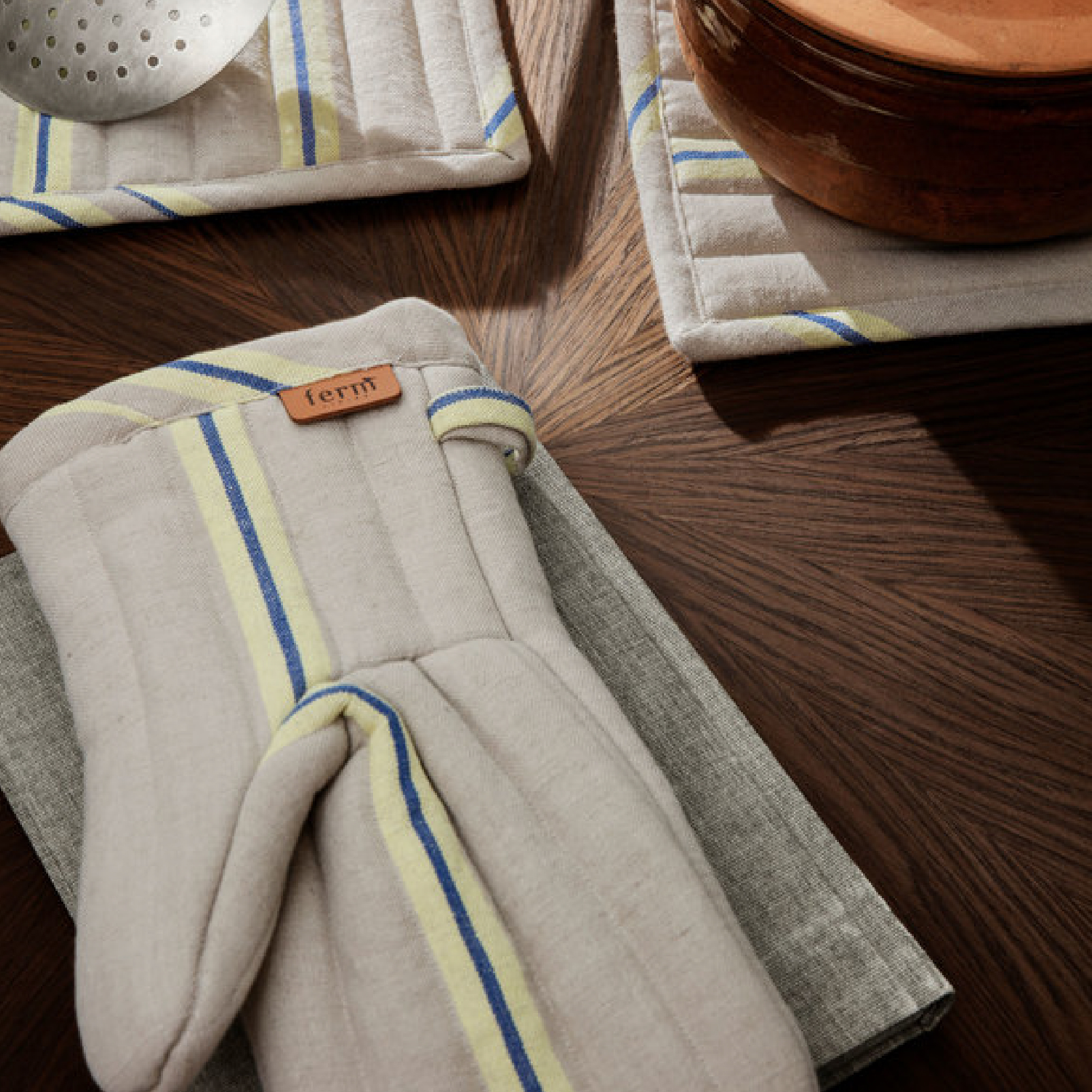 摩登 / 隔熱手套 by ferm LIVING