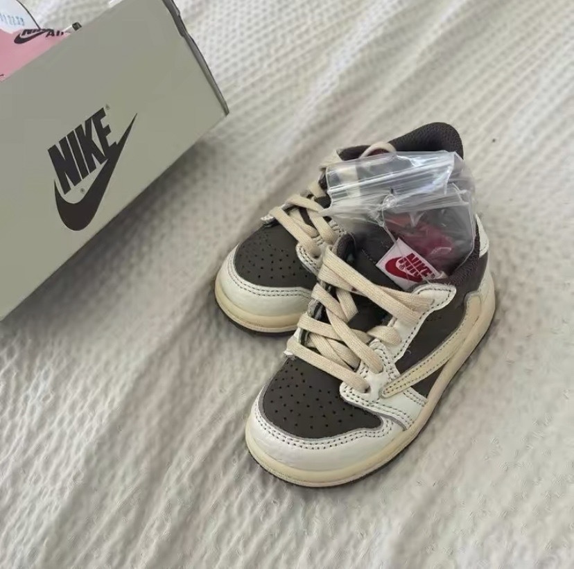 Travis Scott x Air Jordan1 Low "Reverse Mocha" 倒鉤摩卡 中小童