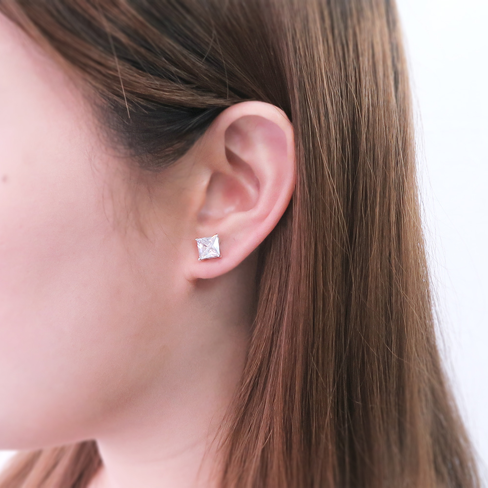 極簡方形 6mm 單鑽耳環 爪鑲設計 925純銀耳環 必備款 女生耳環