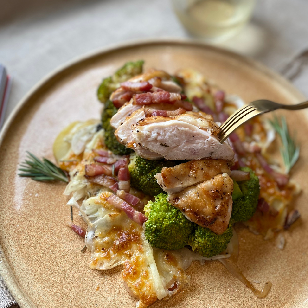 【金黃竹地雞胸 炒綠色蔬菜＆焗烤馬鈴薯】食譜食材箱