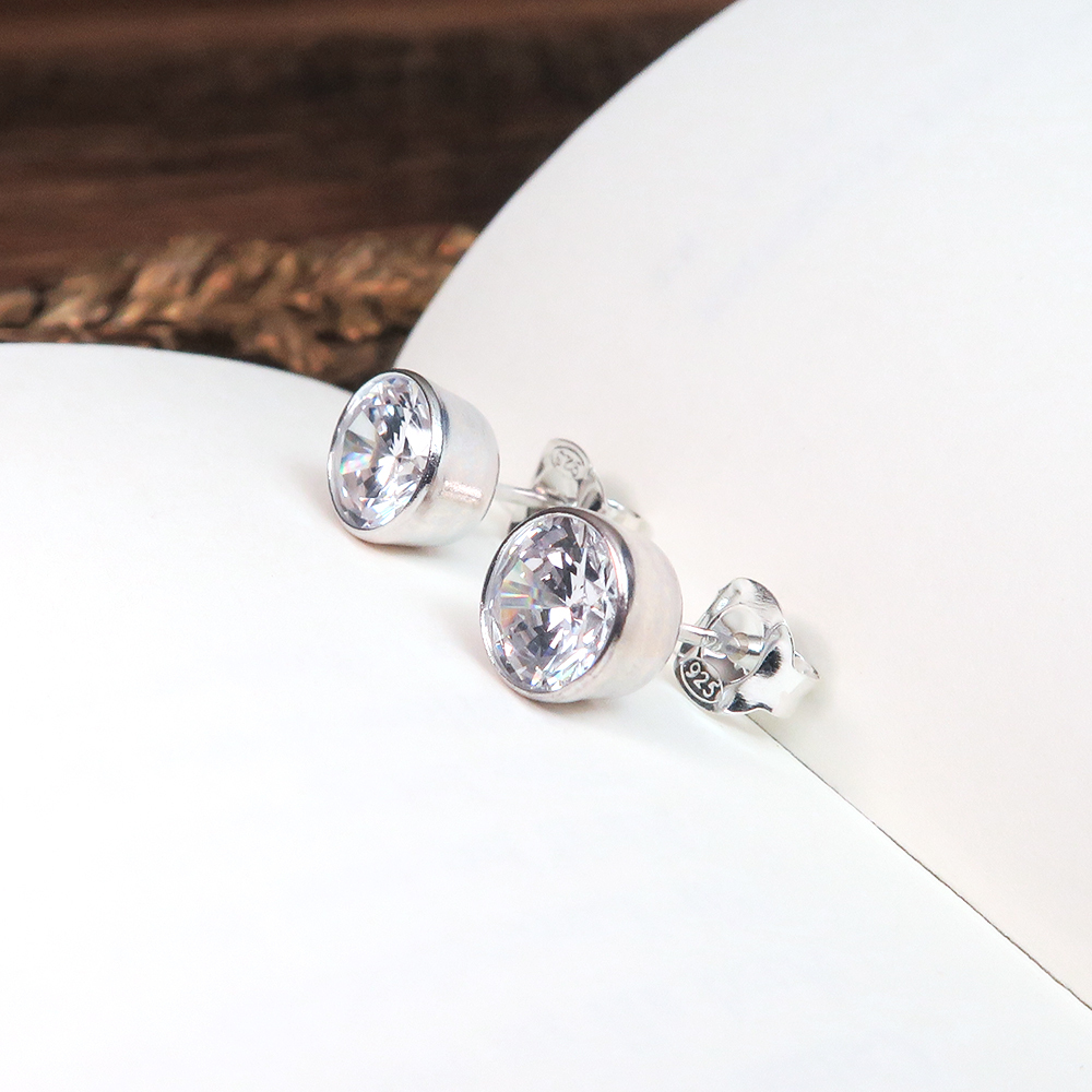 極簡圓形 7mm 單鑽耳環 包鑲設計 925純銀耳環 必備款 女生耳環