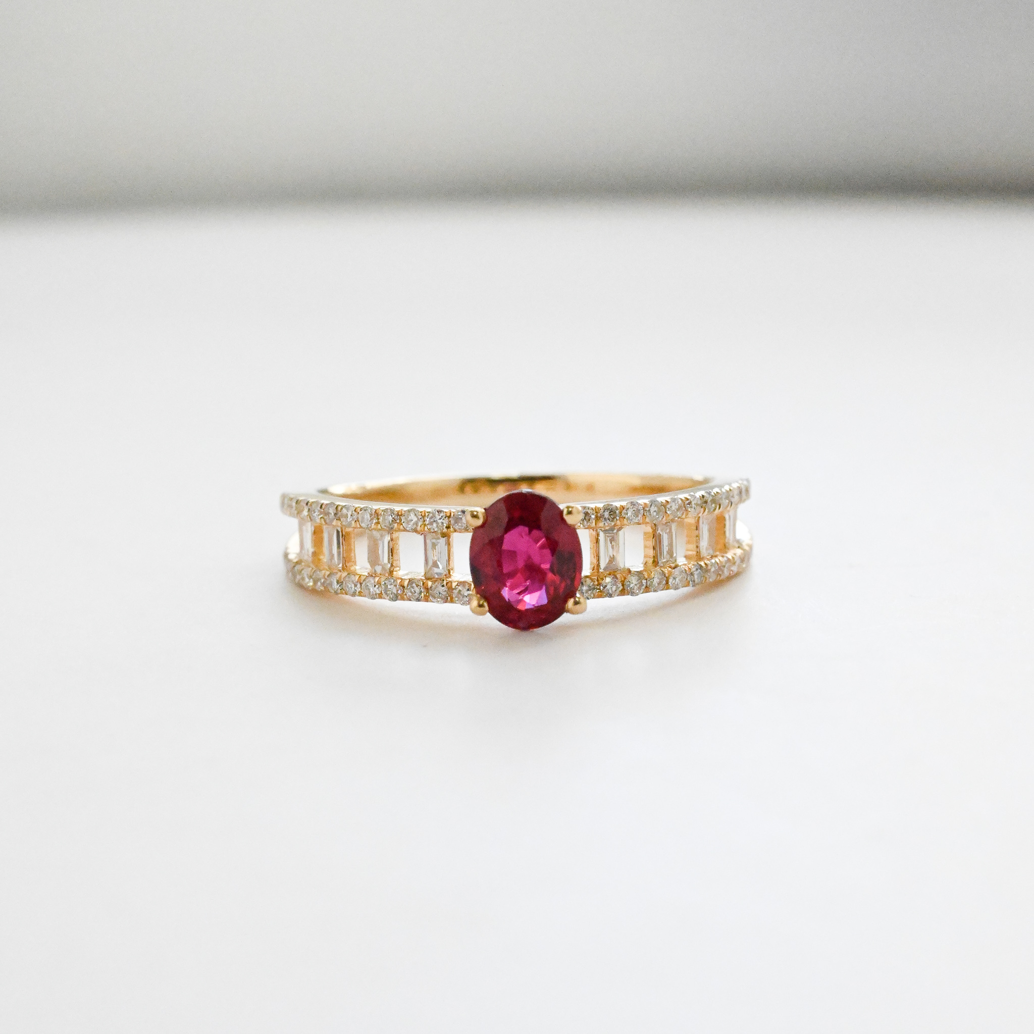 18K Krona Diamond Ring ( ruby & paraiba)
