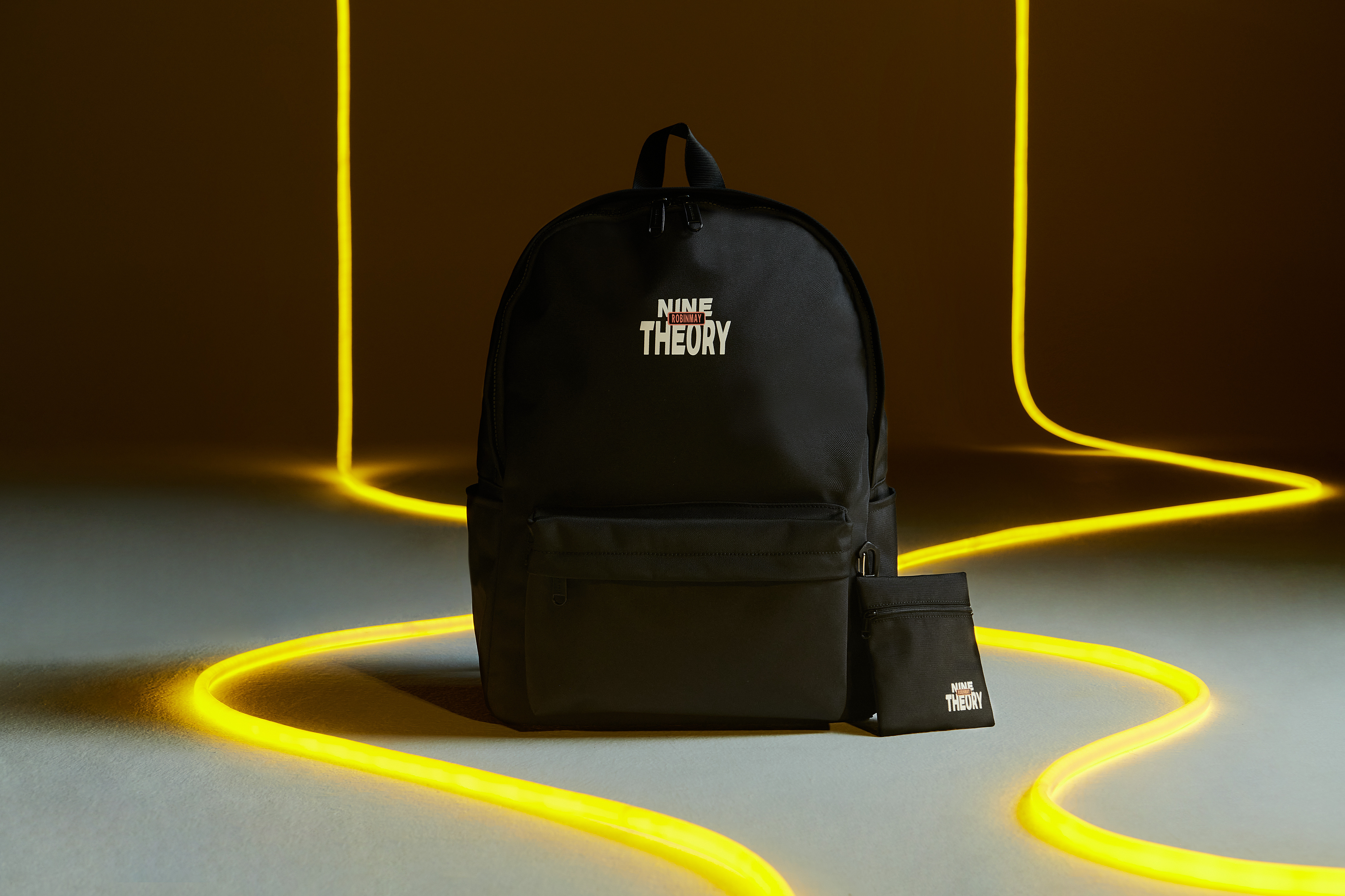 A4尺寸、筆電、平板都能輕鬆收納