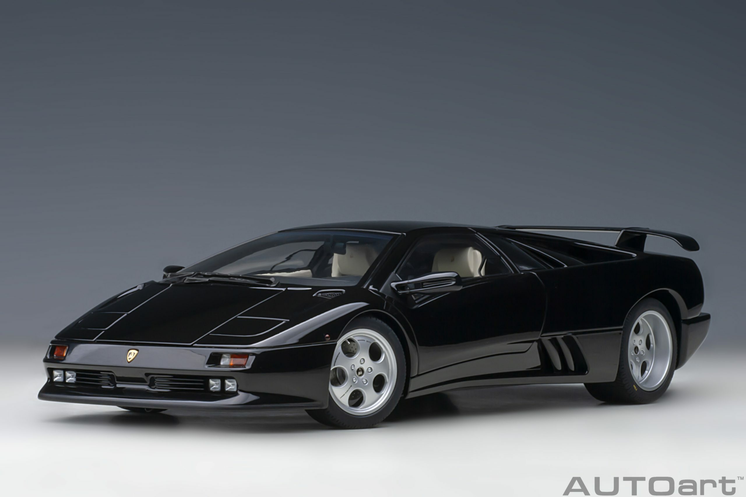 1/18 AUTOART Lamborghini Diablo SE 30th Anniversary Edition (Deep Black Metallic) (79159)