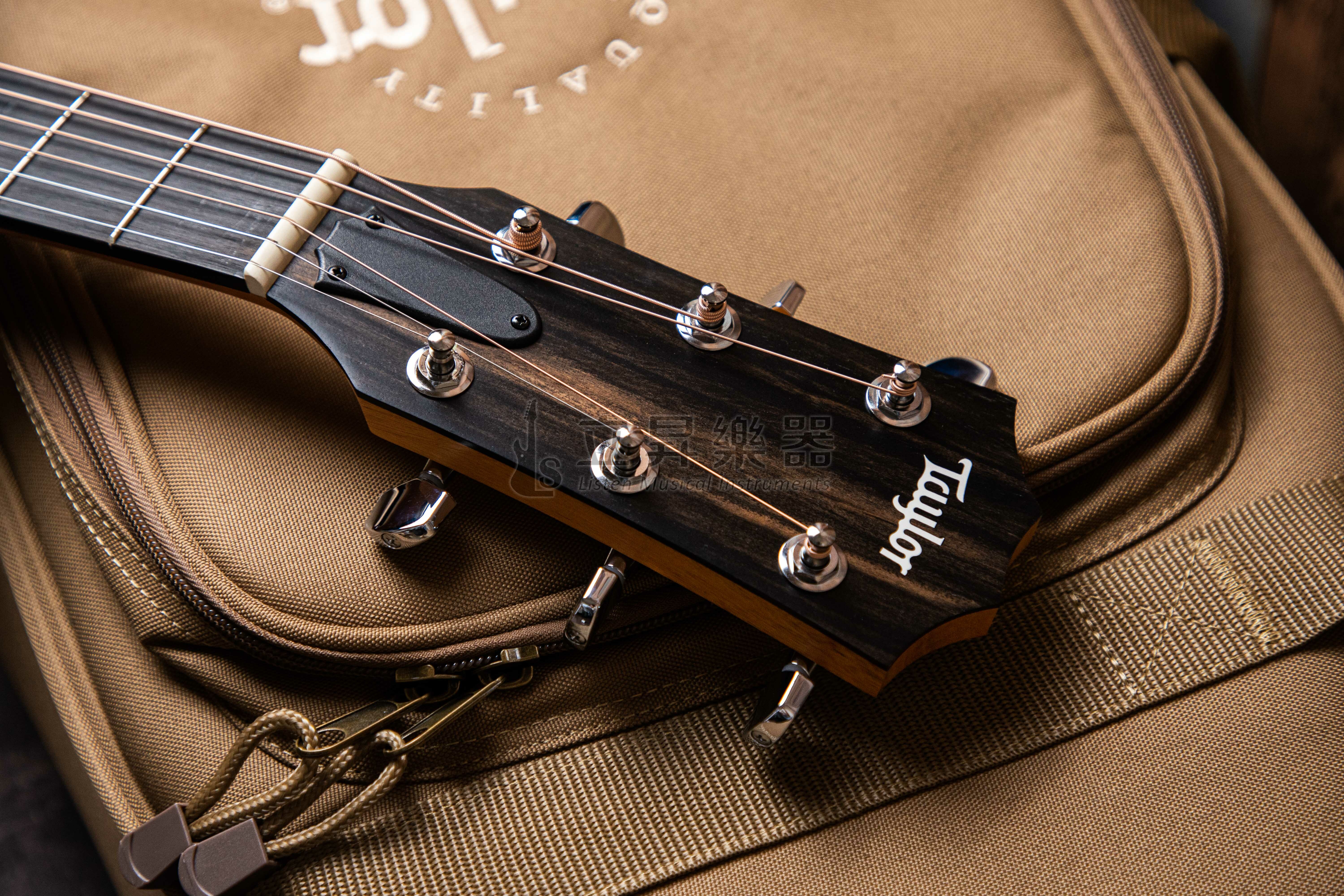 【現貨供應】Taylor 214CE 木吉他 雲杉面單 玫瑰木側背板 ES-2 拾音器 附原廠琴袋 第 6 張圖片｜三峽吉他 / Bass