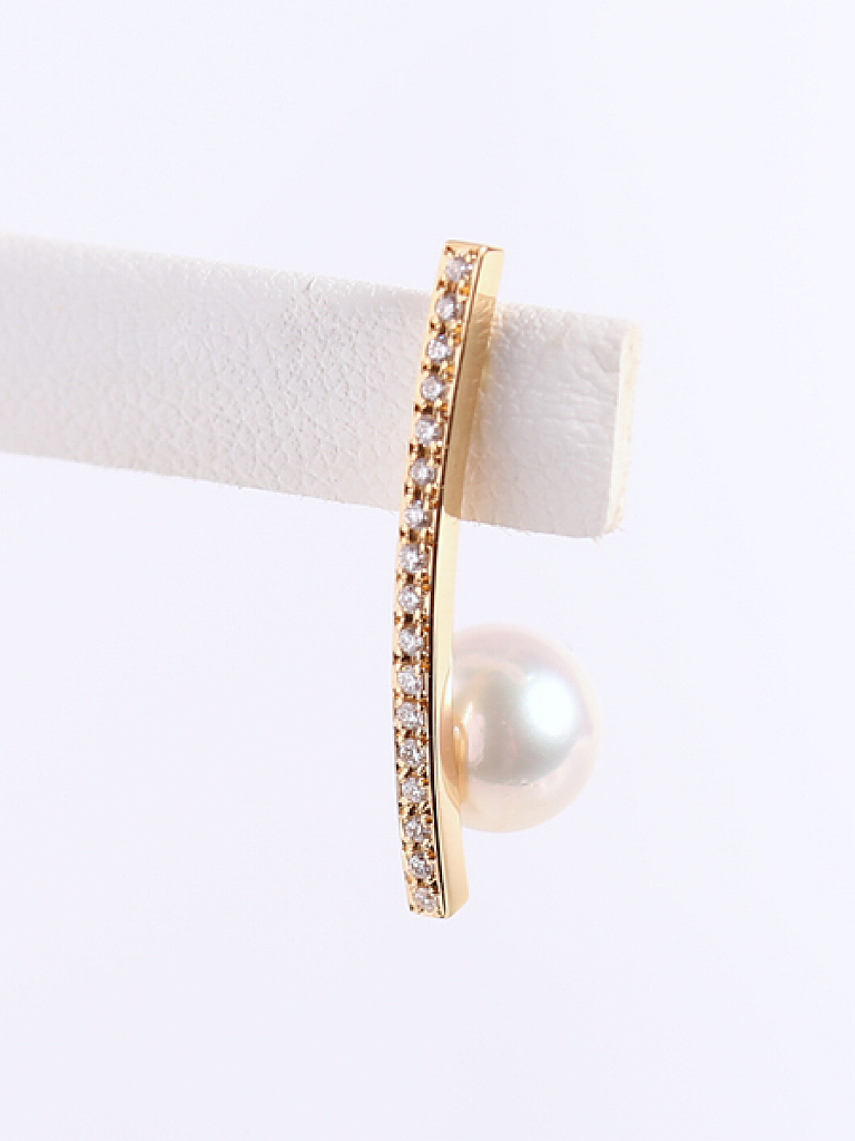 Orderly Line Pierce/ Akoya Pearl