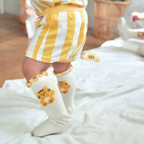 𝐃𝐨𝐭 𝐭𝐨 𝐃𝐨𝐭 鏤空波浪邊長襪