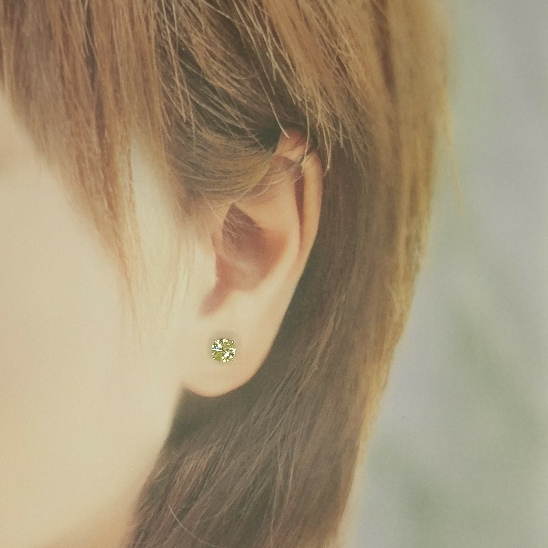 全新18K白金【主石1卡50份淺黃鑽】耳環