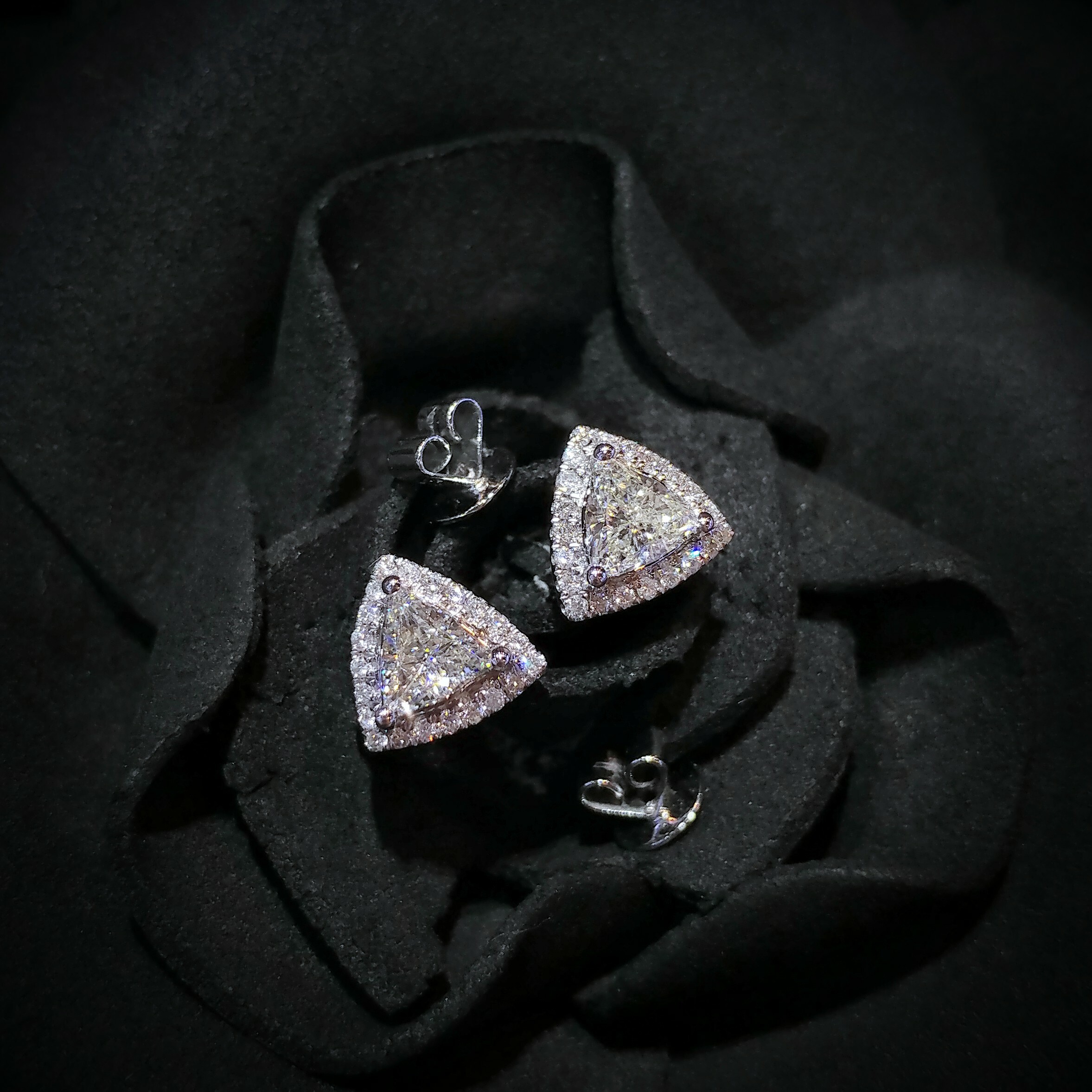 18K White Gold 0.89ct Triangle Cut Diamond Earrings