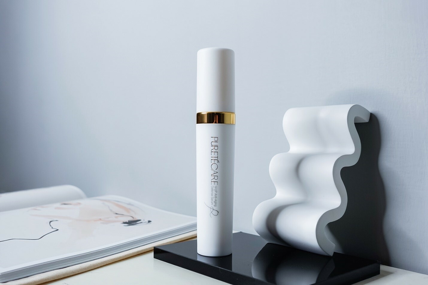 外油內乾保養推薦-V-UP全效駐顏精萃油肌