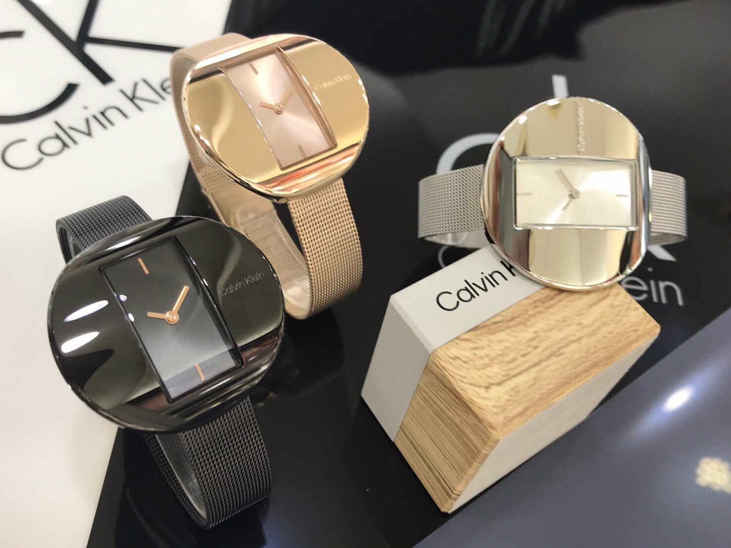 【CALVIN KLEIN】圓殼柜形面米蘭帶腕錶 CK25200016 40mm  現代鐘錶