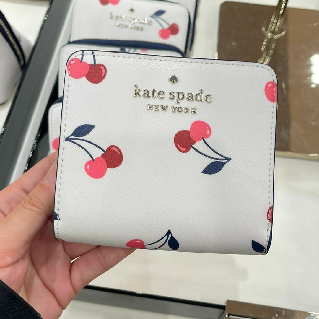 【加拿大空運直送】KATE SPADE STACI CHERRY ZIP BIFOLD WALLET