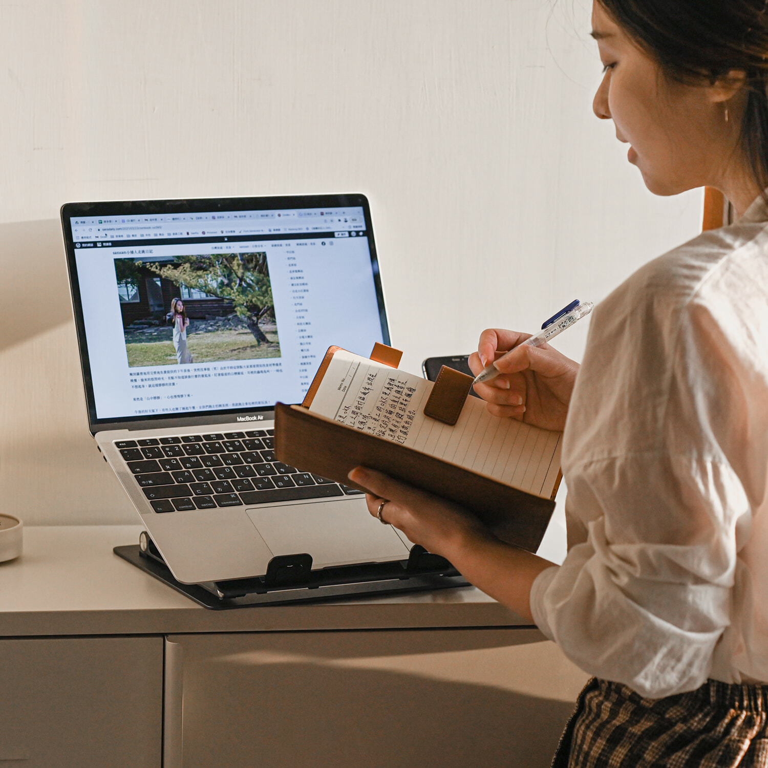 Ark 方舟【內建手機架】筆電支架