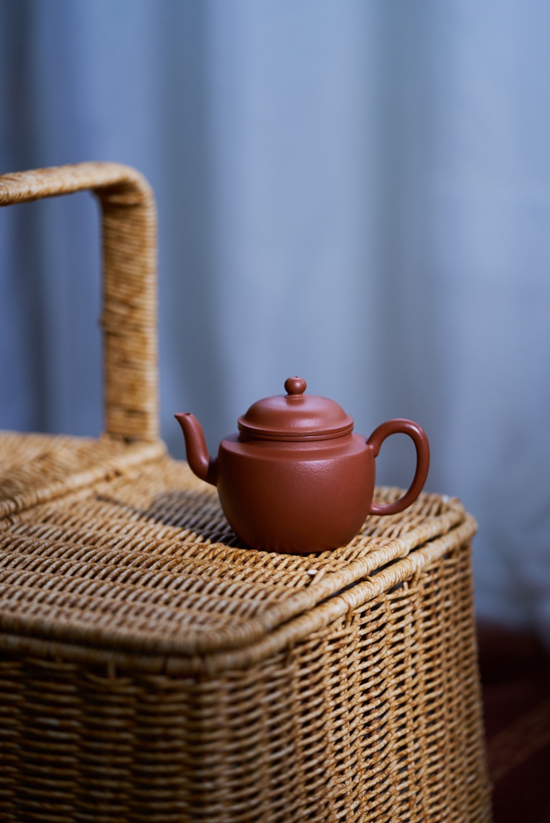 【高燈】--造型清新自然，氣韻高雅 宮燈造型始於清代雍正年間，古典優美。