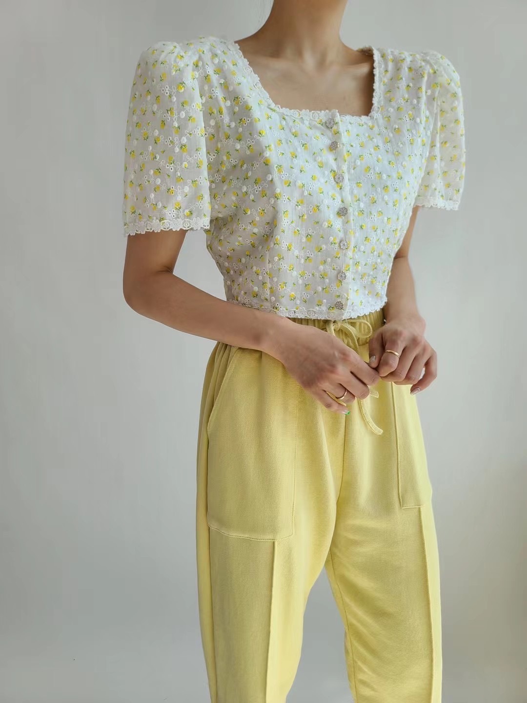 JULT2298 小黃花crop上衣