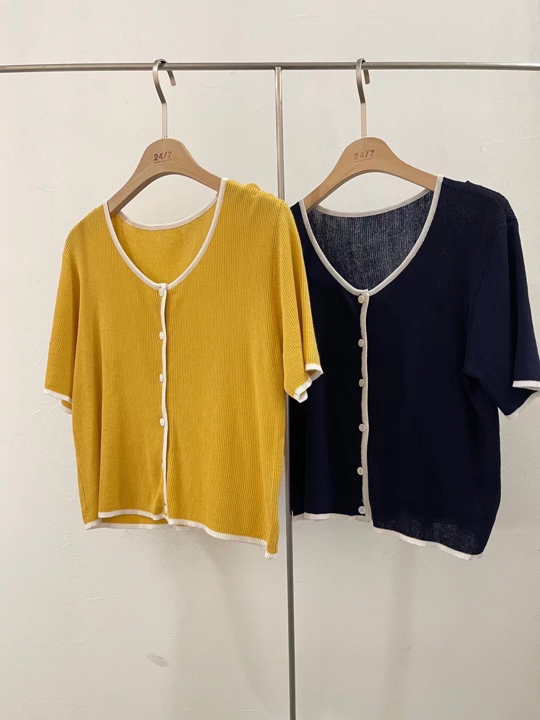 JULT2299 泥黃拼白邊小外套