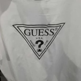 [S] GUESS MODIFIED TRIANGLE EMBOSS SHORT SLEEVE T-SHIRT,WHITE, MM2K8407-WHT [FINAL SALE] (SGU81)