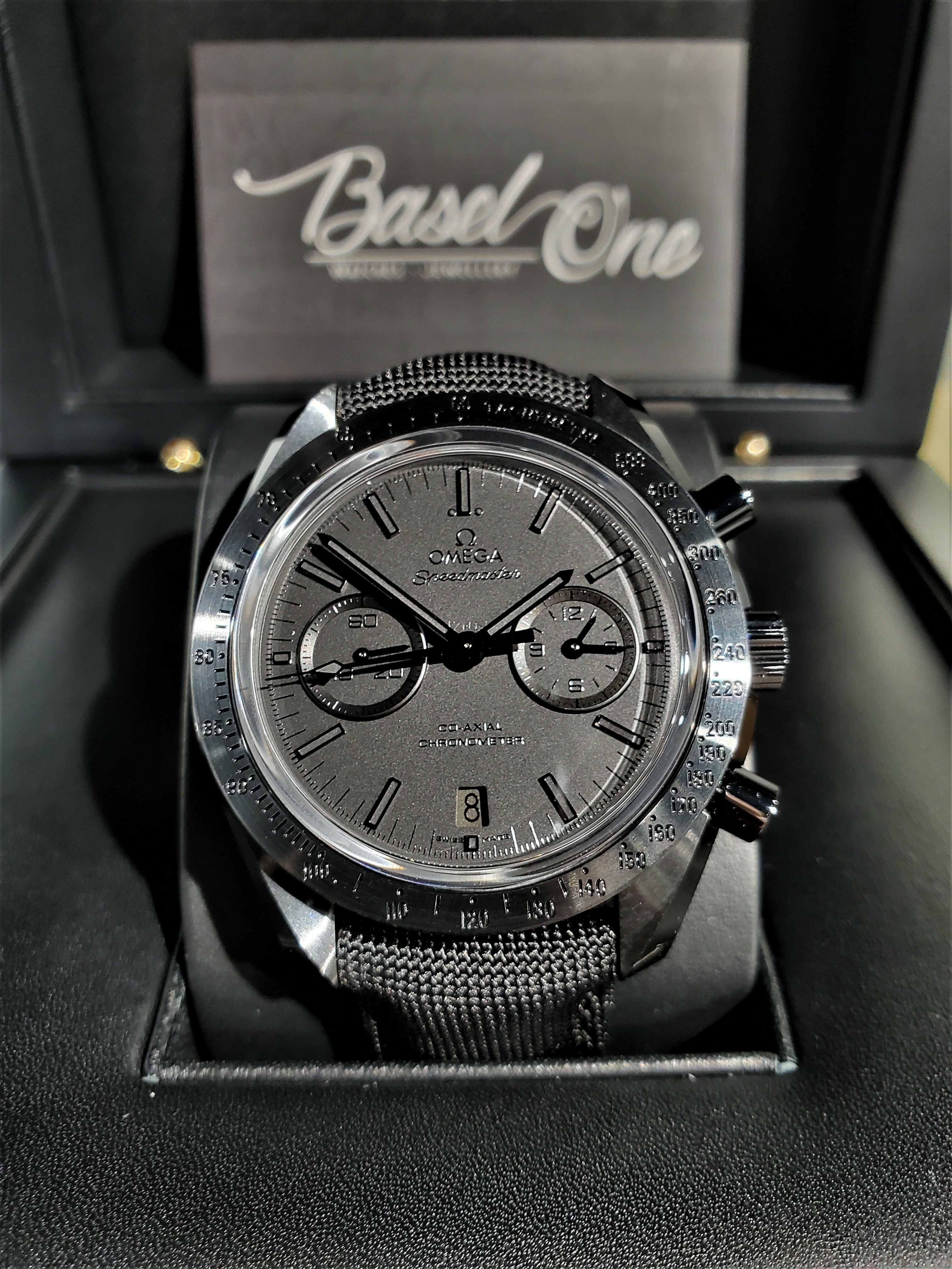 Discontinued BRAND NEW OMEGA SPEEDMASTER 311.92.44.51.01.005 31192445101005 DARK SIDE OF THE MOON BLACK BLACK 44 MM