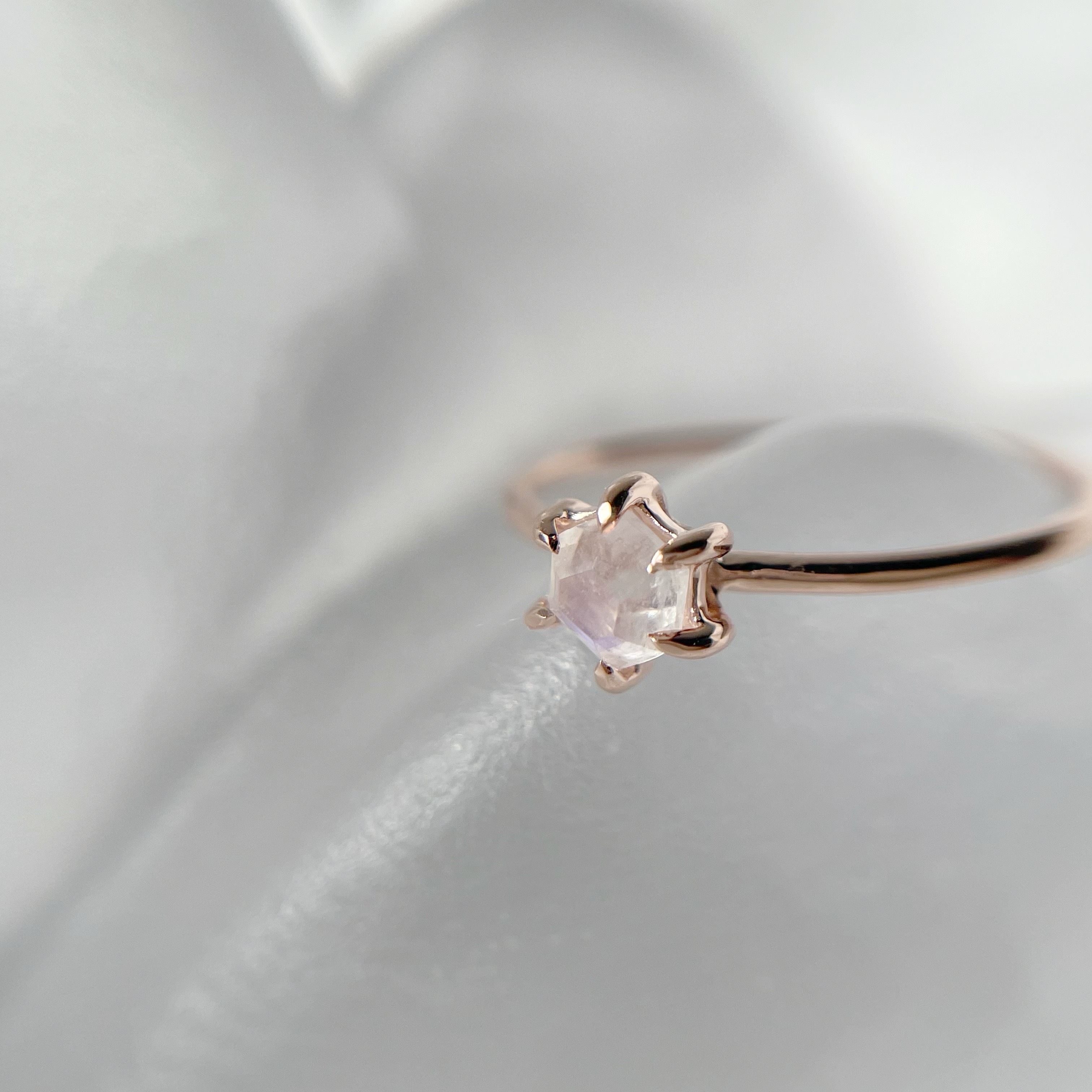 Hexagon月光石細戒