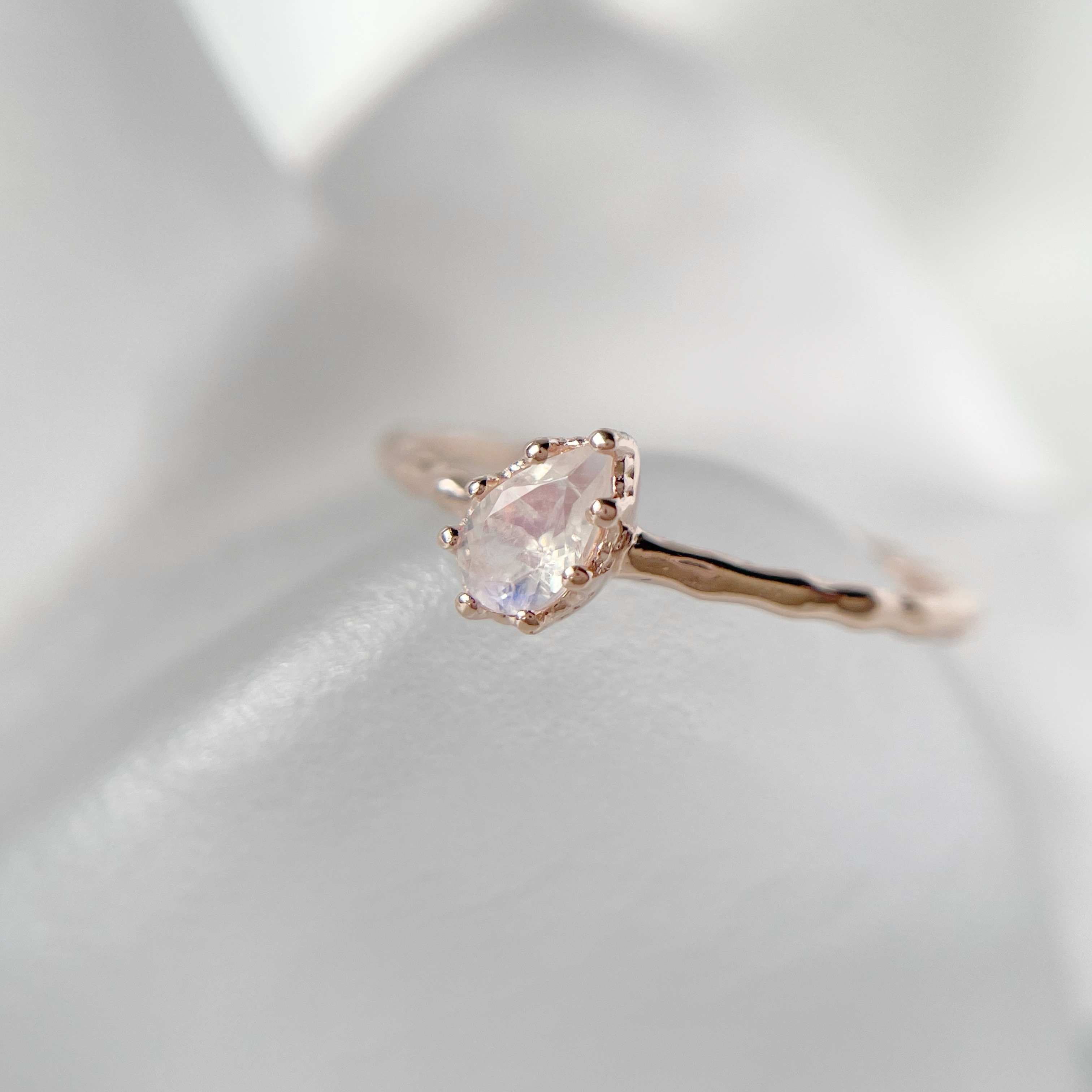 歪歪鑽面水滴月光石戒指